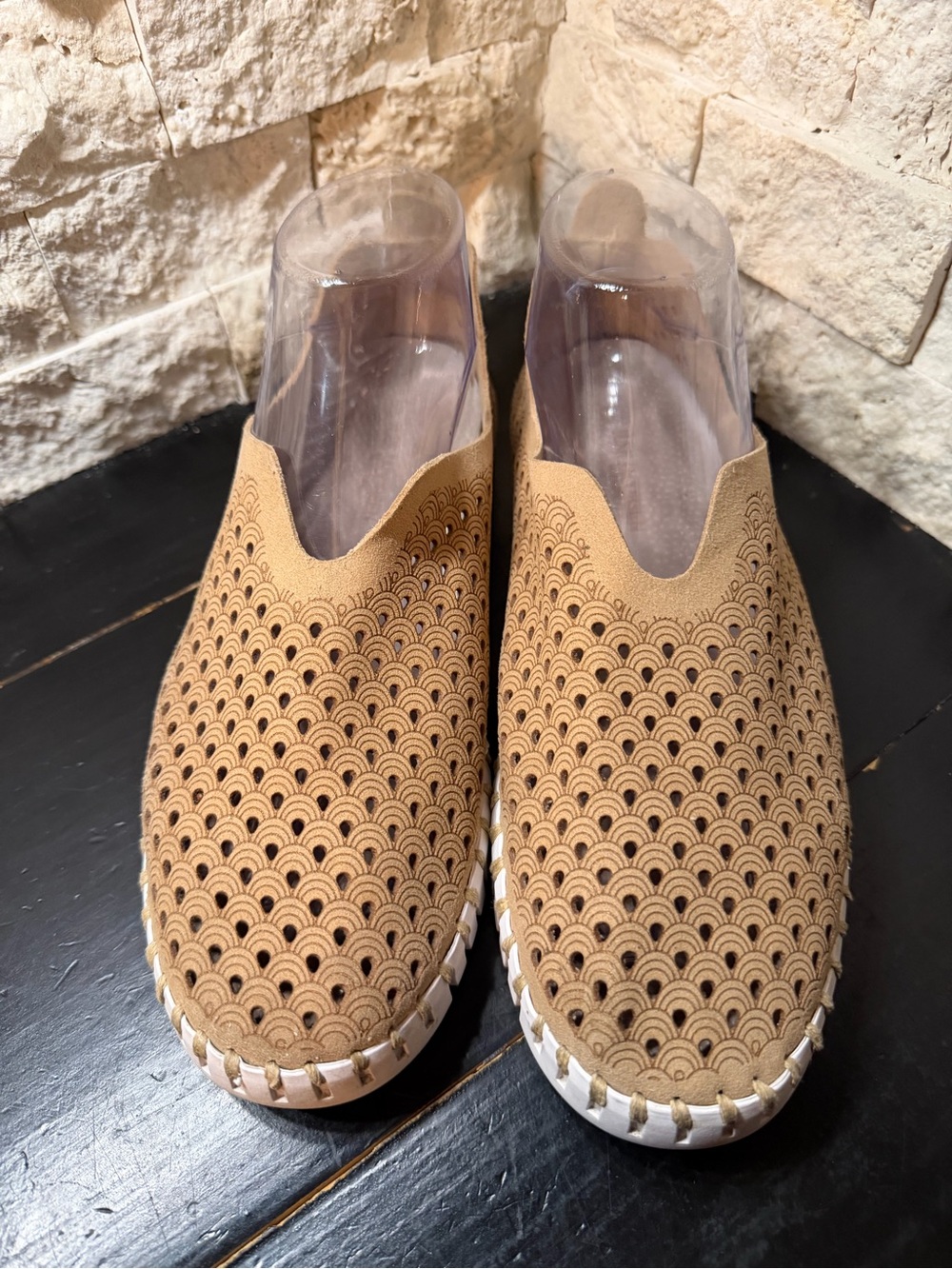 Ilse Jacobsen Shoes Women's 8-38 Beige Perforated Tulip Slip On Comfort Flats
